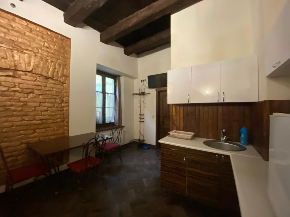 Квартира В Центрі На Вулиці Лесі Українка 19 Lviv Buitenkant foto