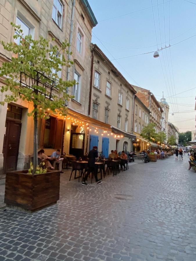 Квартира В Центрі На Вулиці Лесі Українка 19 Lviv Buitenkant foto