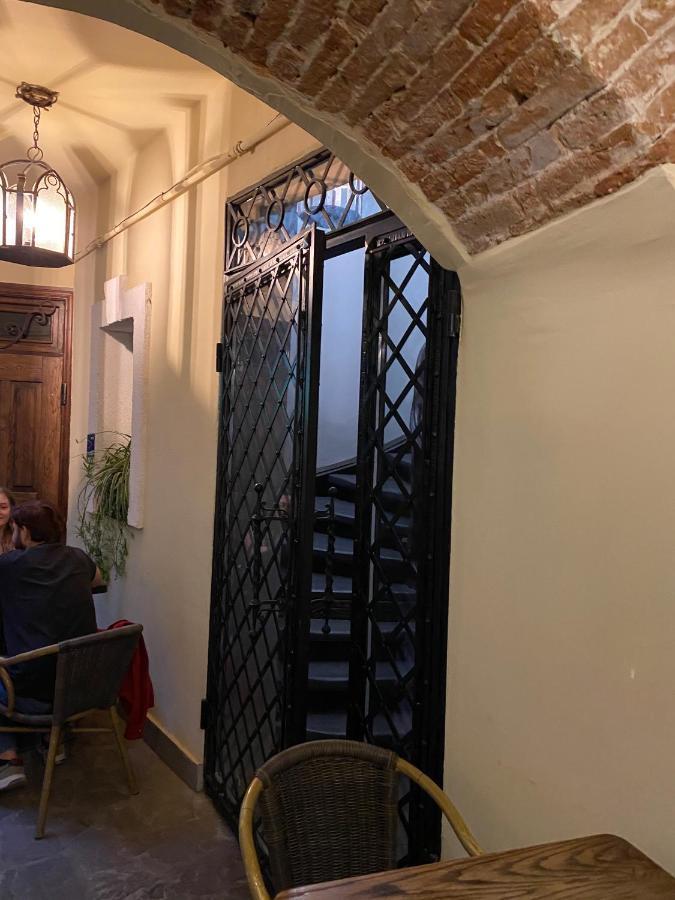 Квартира В Центрі На Вулиці Лесі Українка 19 Lviv Buitenkant foto