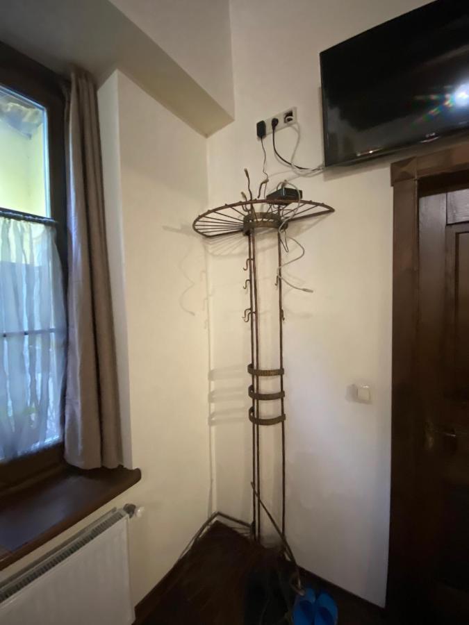 Квартира В Центрі На Вулиці Лесі Українка 19 Lviv Buitenkant foto
