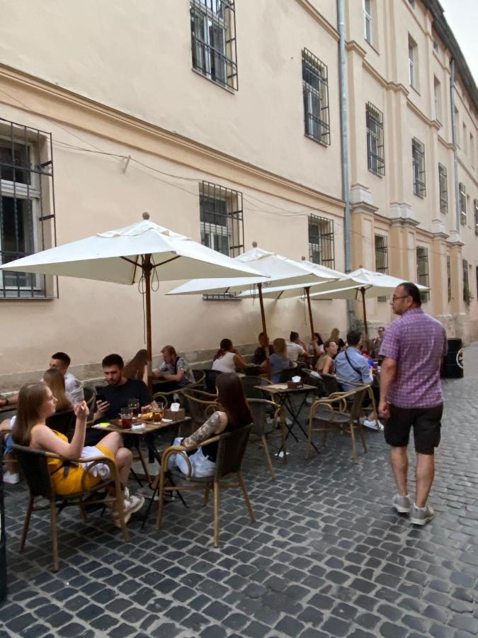 Квартира В Центрі На Вулиці Лесі Українка 19 Lviv Buitenkant foto
