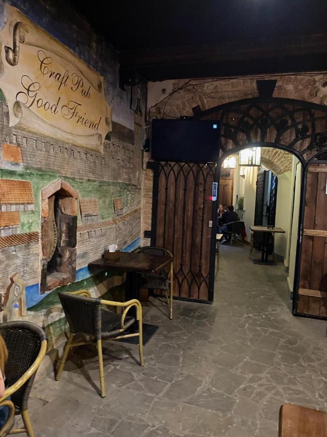 Квартира В Центрі На Вулиці Лесі Українка 19 Lviv Buitenkant foto